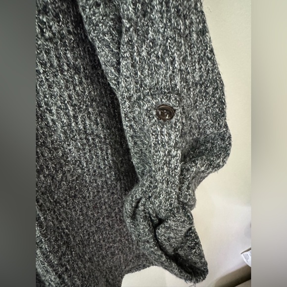 Detailed sweater, size M - Picture 6 of 6